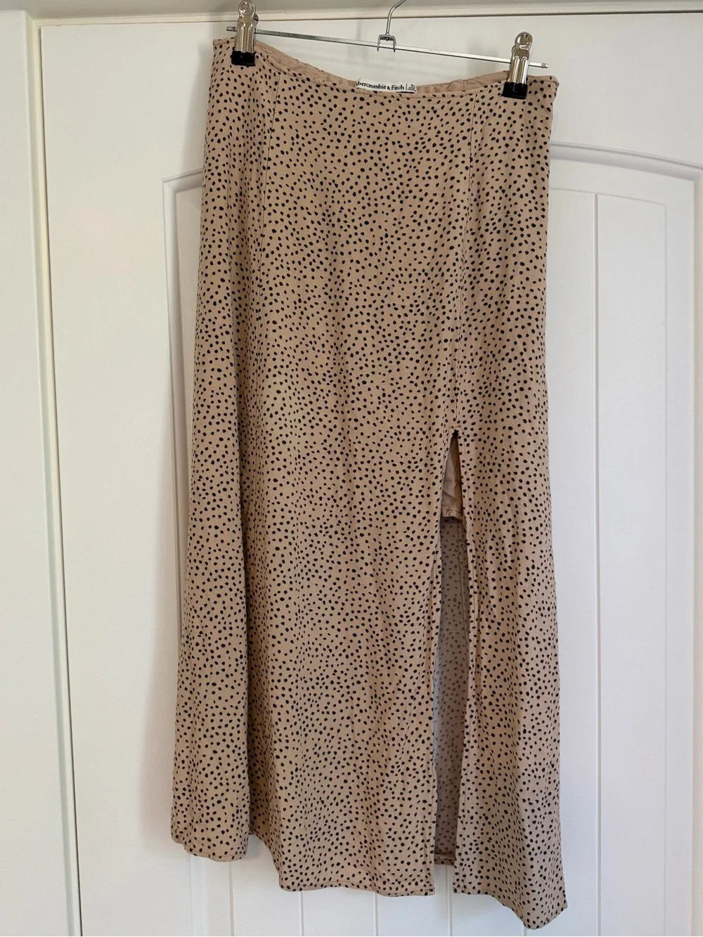 Abercrombie & Fitch High-Slit Midi Skirt - XS - Beige Tan Polka Dot